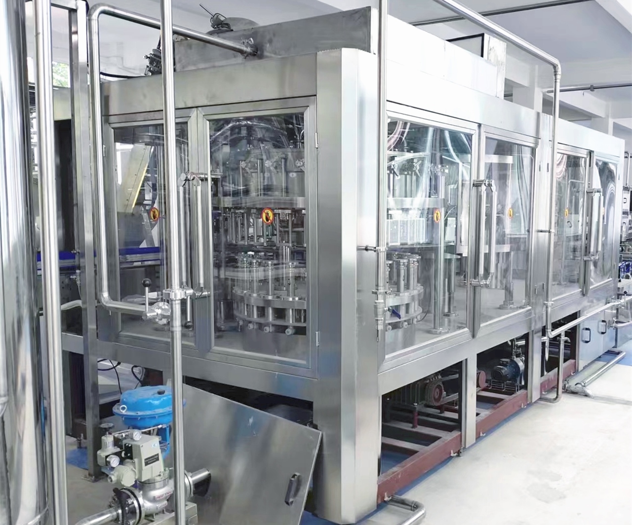 1 টি ফিলিং এবং ক্যাপিং মেশিনে 3