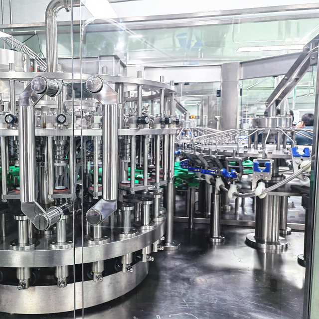 1 পোষা বোতল গরম ফিলিং এবং রসের জন্য ক্যাপিং মেশিনে 3