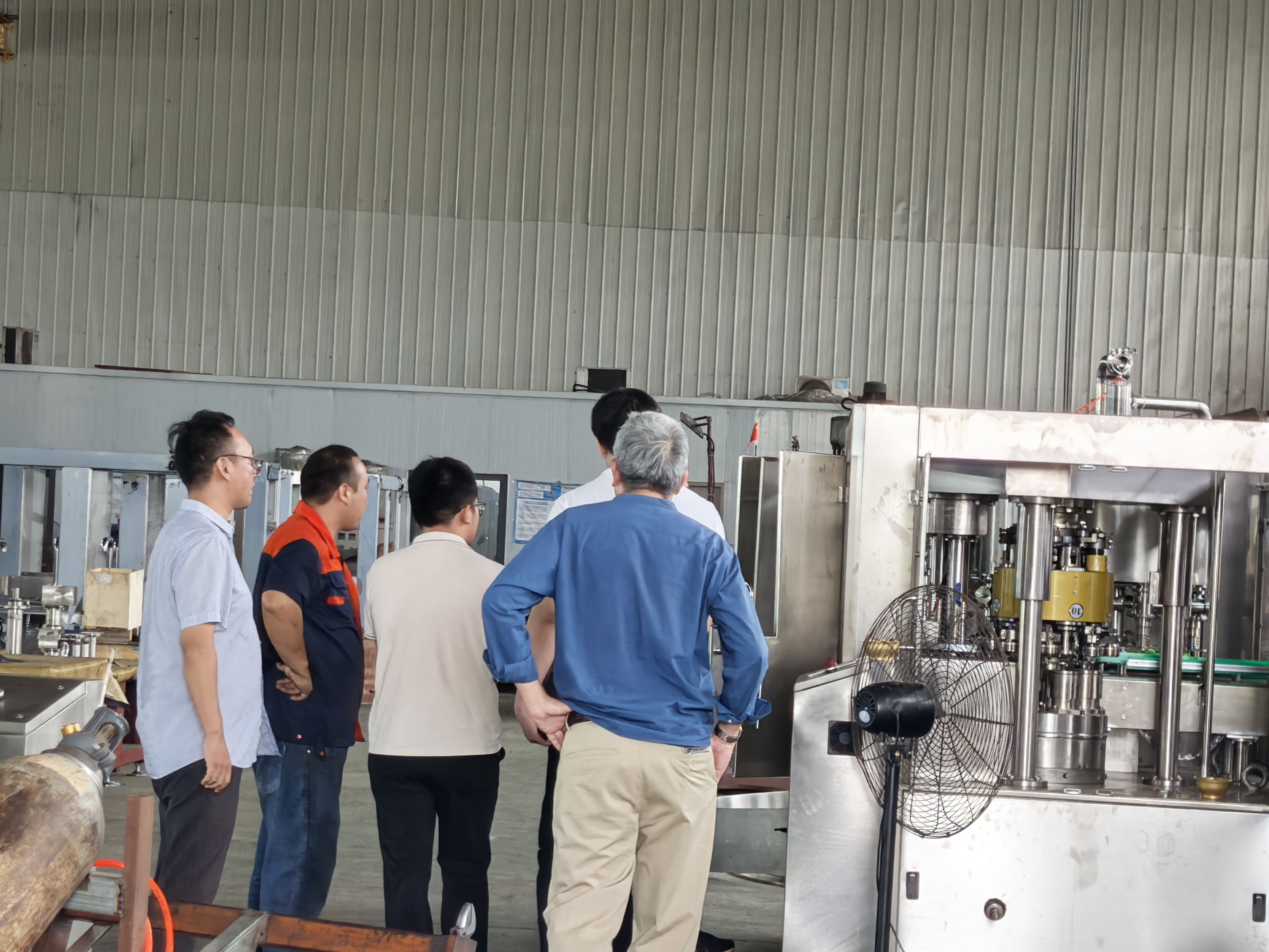 উদ্ভাবন এবং ব্যাপক বিক্রয়োত্তর সহায়তার মাধ্যমে গ্রাহকদের সাফল্য চালনা করা